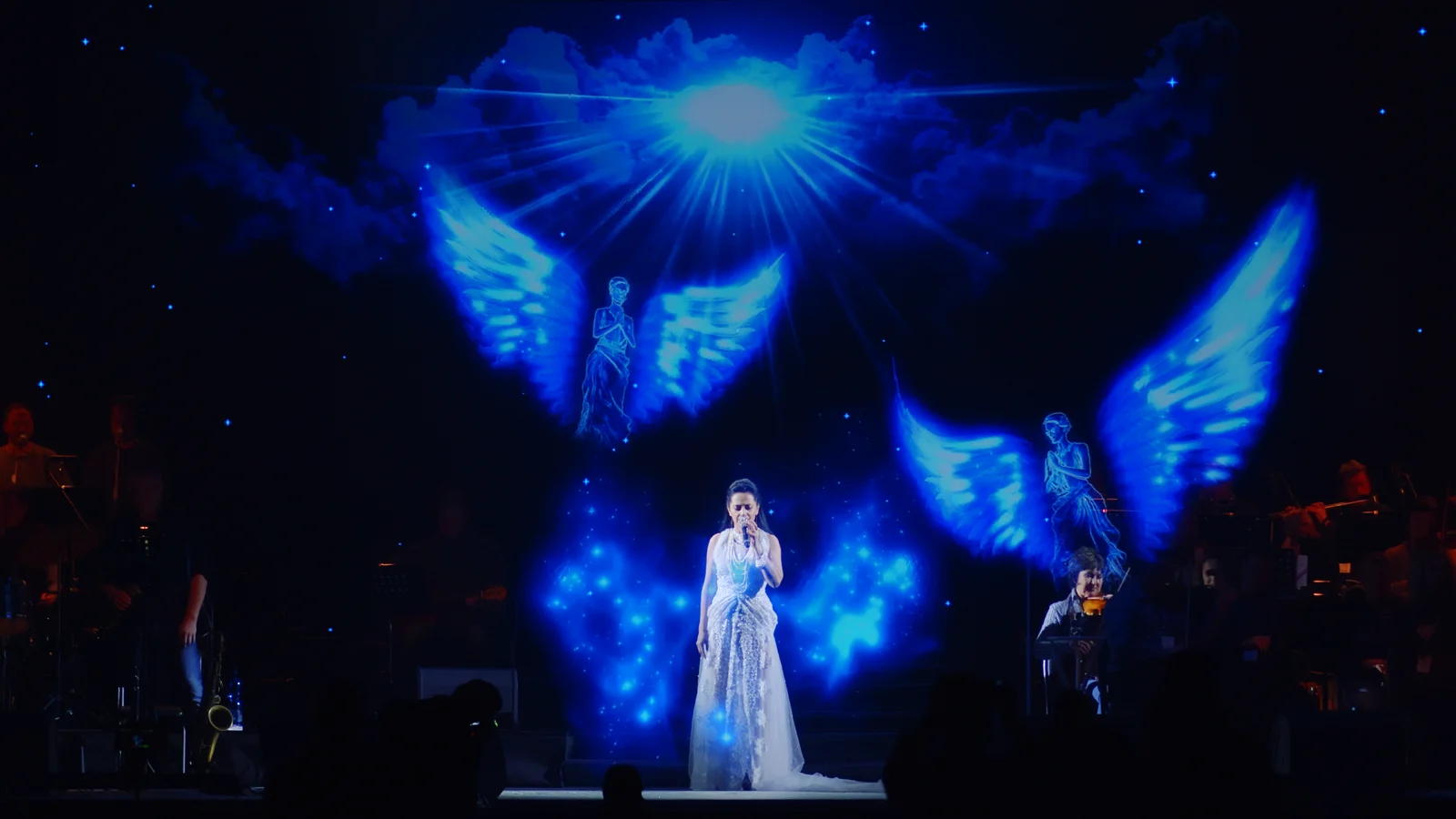 Digital characters above a live concert stage — Lucie Bílá Christmas gala concert, SCREENRENTAL.EU